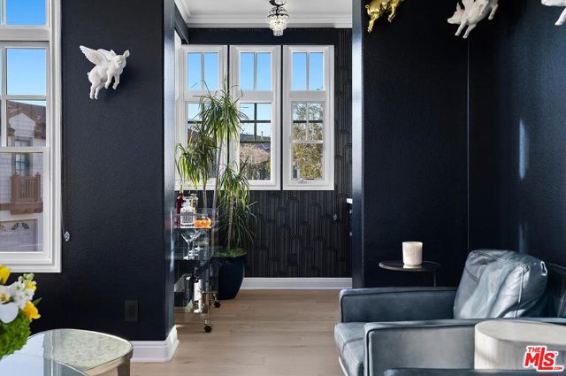 2584 Bungalow Place, Corona del Mar CA: https://media.crmls.org/mediaz/6782ff7f-df59-4314-a0d9-73aeef22c307.jpg