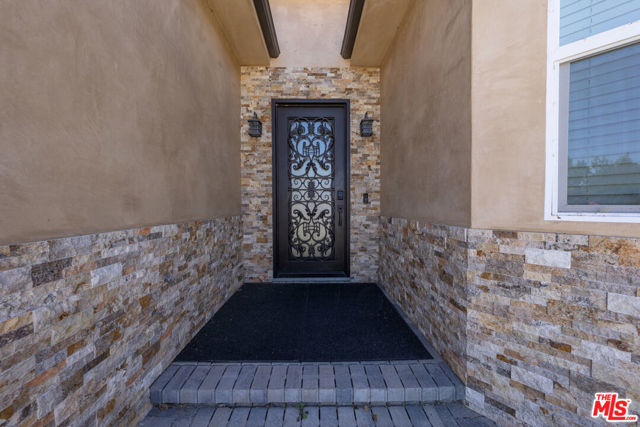 13512 Vose Street photo 5