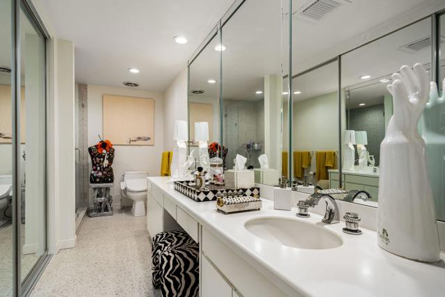 899 Island Drive #304, Rancho Mirage, CA 92270