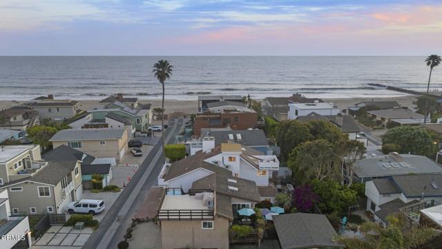 999 Waterbury Lane, Ventura CA: https://media.crmls.org/mediaz/67840a23-61e1-4a10-8766-51db392d296a.jpg