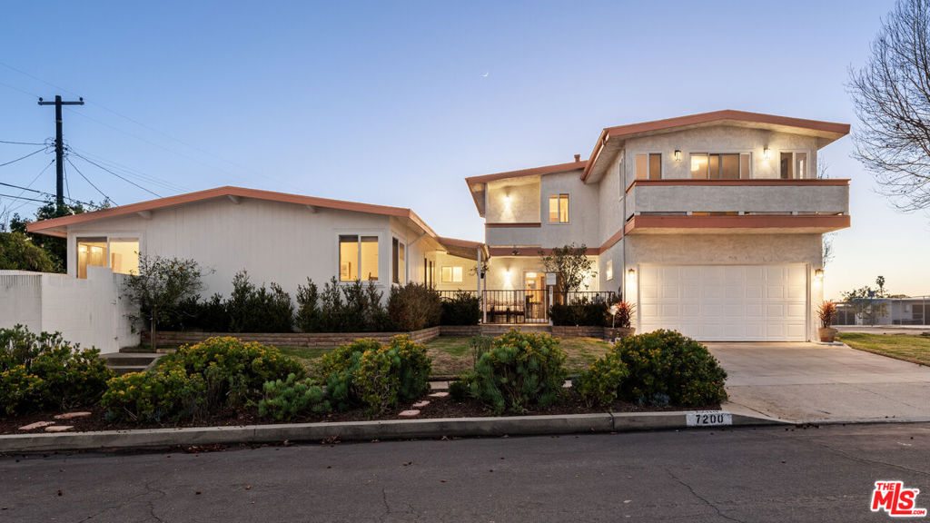 7200 W 88th Place, Los Angeles, CA 90045