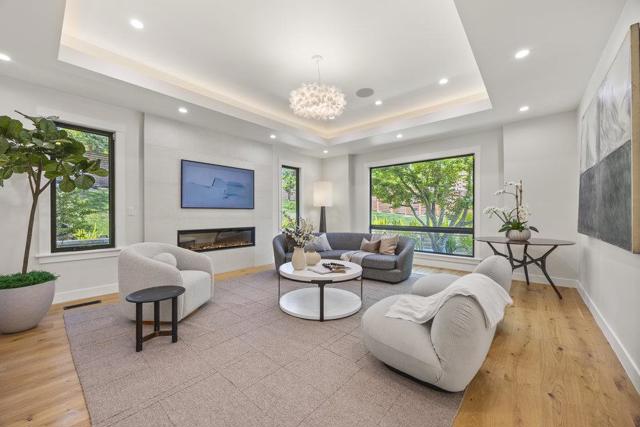 1095 Macadamia Drive, Hillsborough CA: https://media.crmls.org/mediaz/67853c7d-2a1a-4edf-93a4-930b70e5f7de.jpg