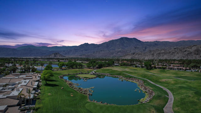 80671 Cherry Hills Drive, La Quinta CA: https://media.crmls.org/mediaz/6785cfa6-fb9c-412b-ab63-670cb2828bee.jpg