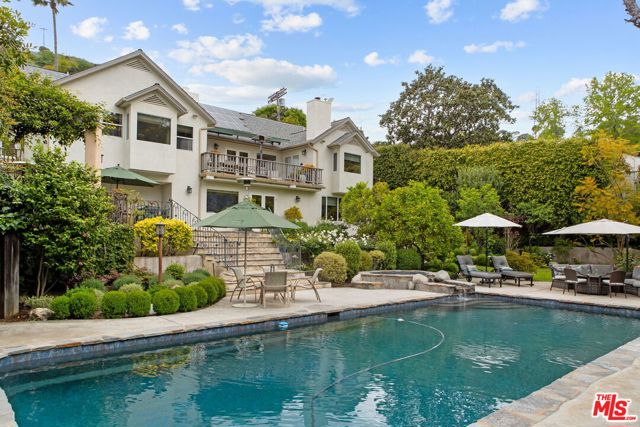 2660 Carman Crest Drive, Los Angeles CA: https://media.crmls.org/mediaz/67870aba-6026-4f09-a4e9-d0736c650ad7.jpg