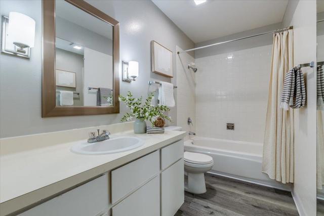 976 Kiely Boulevard, Santa Clara CA: https://media.crmls.org/mediaz/67872b8e-526c-482c-8075-270a1f33c747.jpg