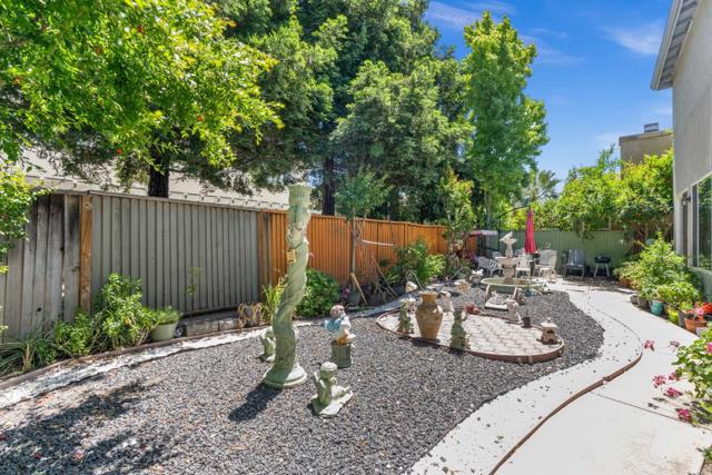 10628 Hidden Grove Circle, Stockton CA: https://media.crmls.org/mediaz/67877062-c096-42b2-ac20-7a0cb76871ca.jpg