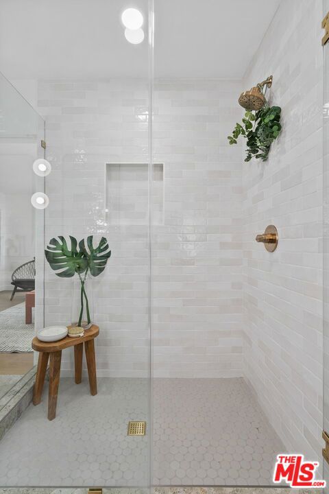 22946 Brenford Street, Woodland Hills CA: https://media.crmls.org/mediaz/678771d3-25b3-4c4c-8b1f-8a700377daf6.jpg