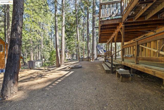 2119 Silverado Way, Arnold CA: https://media.crmls.org/mediaz/6787aeaf-2494-4663-a14a-8939a6b2f352.jpg
