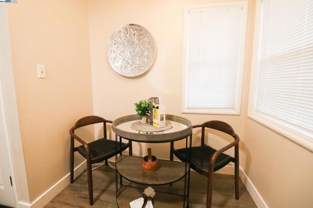 2272 Kelly St, Hayward CA: https://media.crmls.org/mediaz/6787b794-2201-4d68-9e3a-d1722d06663a.jpg