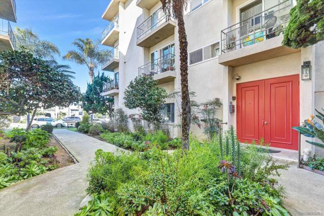 3431 Park Blvd, San Diego CA: https://media.crmls.org/mediaz/6787c21e-8d4d-4dd4-bb37-7533d864395a.jpg