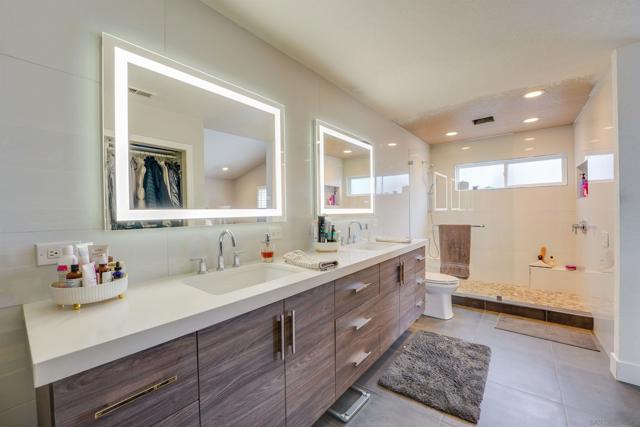 Image 6 of 33 For 11695 Scripps Lake Drive