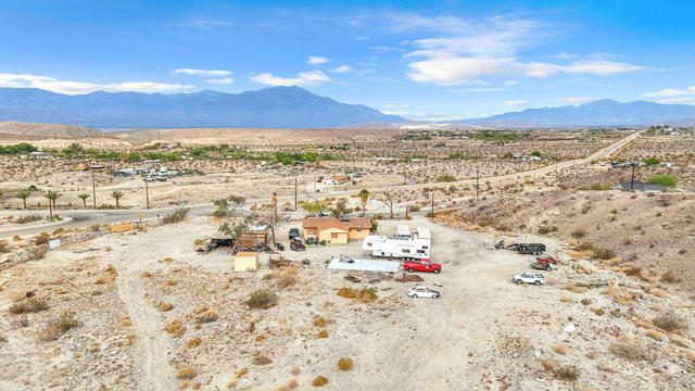 28300 Desert Charm Road, Desert Hot Springs CA: https://media.crmls.org/mediaz/678804da-97b6-4438-9cd8-55c686d0b5ab.jpg
