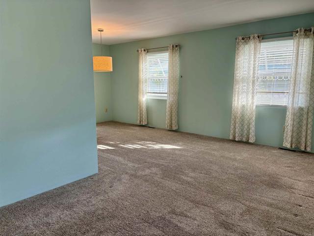 5420 Kipling Lane, Carlsbad CA: https://media.crmls.org/mediaz/67880cca-2fd4-4d57-82cd-ab5850023563.jpg