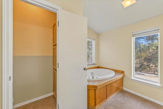 21444 Parrott Ranch Road, Carmel Valley CA: https://media.crmls.org/mediaz/6788425b-c077-4602-bc55-c4e3de1990a3.jpg