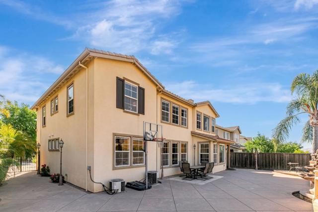 4224 Indigo Oak Court, San Jose CA: https://media.crmls.org/mediaz/678a1f72-39f5-4613-8bd9-3152d6dde7d8.jpg