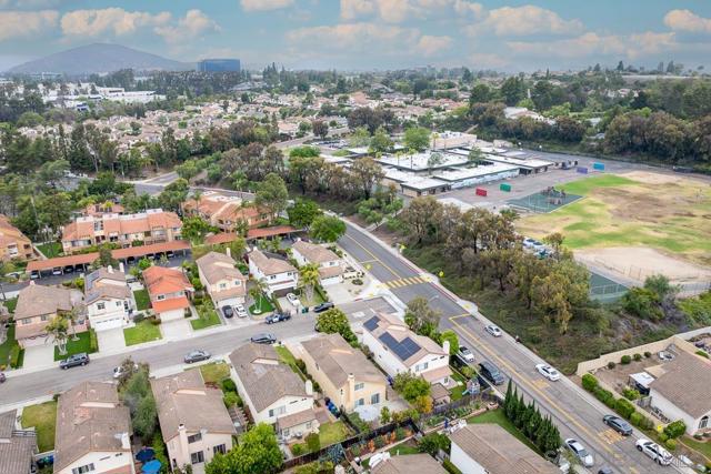 11289 Silver Buckle Way, San Diego CA: https://media.crmls.org/mediaz/678a566d-37de-48ec-abd6-d0a4bbdb3b62.jpg