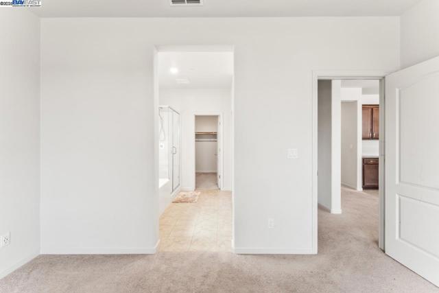 323 Sacramento St, Lathrop CA: https://media.crmls.org/mediaz/678b2f90-3897-4f3b-a5a5-857df1a0f332.jpg