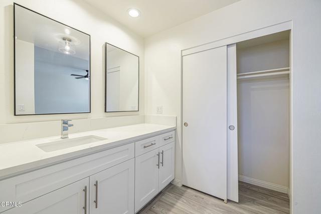 Detail Gallery Image 32 of 48 For 22239 1/4 Erwin St, Woodland Hills,  CA 91367 - 2 Beds | 2 Baths