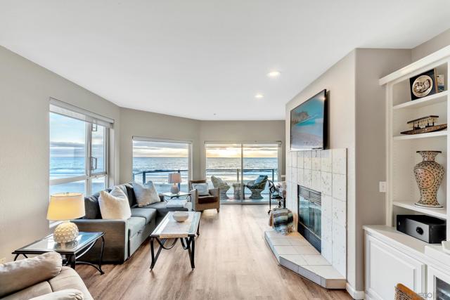 1362 Seacoast Dr, Imperial Beach CA: https://media.crmls.org/mediaz/678c2b23-e6d8-4a9d-92a0-6e09da20c492.jpg