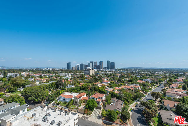 10490 Wilshire Boulevard, Los Angeles, California 90024, 2 Bedrooms Bedrooms, ,2 BathroomsBathrooms,Condominium,For Sale,Wilshire,24404625