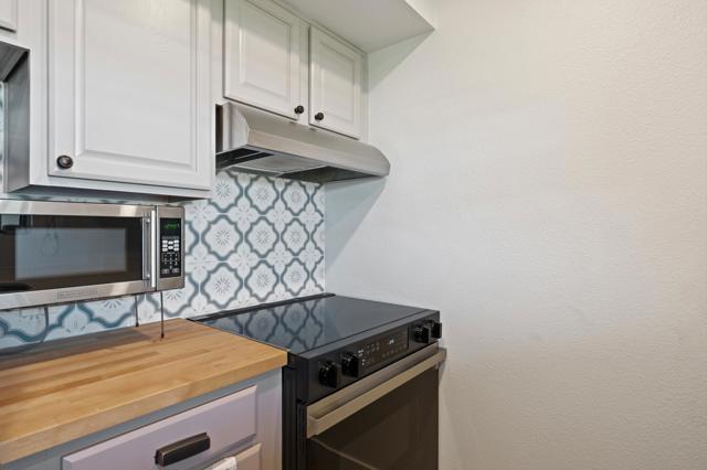 5300 E Waverly Drive, Palm Springs CA: https://media.crmls.org/mediaz/678d4246-e1fe-48b2-a74c-a2e5a1bee970.jpg