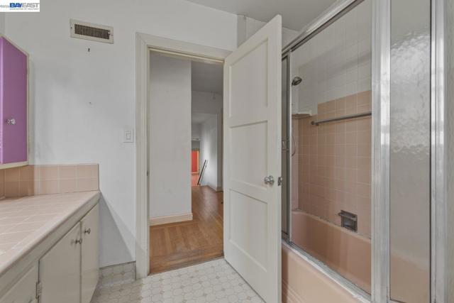 3890 Serrano St, Martinez CA: https://media.crmls.org/mediaz/678d8653-21fa-462e-a9d3-3aa253ec054e.jpg