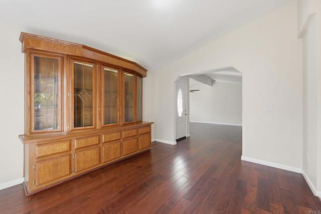 Detail Gallery Image 14 of 40 For 647 via Costa Rica, Vista,  CA 92081 - 3 Beds | 2 Baths