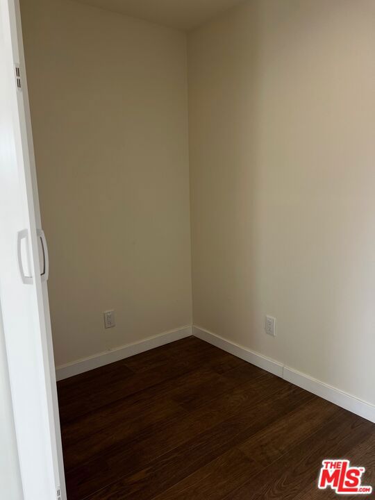 636 3/4 E 87th Street, Los Angeles CA: https://media.crmls.org/mediaz/678ddf65-c838-42ba-9eb6-a9a596942822.jpg