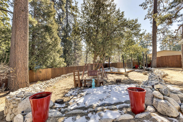 25585 Alderwood St Street, Idyllwild CA: https://media.crmls.org/mediaz/678e0511-45a5-45c3-a931-8cd496e450c3.jpg