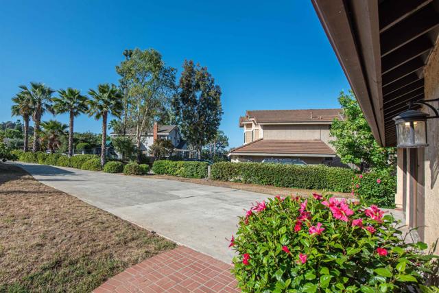 2432 Live Oak Road, Escondido CA: https://media.crmls.org/mediaz/678eae06-0c7e-42f1-be12-3201cd57abfa.jpg