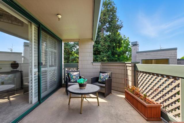 24 Pelican Lane, Redwood City CA: https://media.crmls.org/mediaz/678faa8b-d4a7-40c8-93cb-d0932a6737ce.jpg