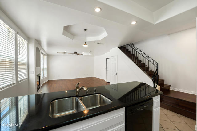 5224 Corteen Place, Valley Village CA: https://media.crmls.org/mediaz/679030d5-79d9-4630-b220-c722843c25ec.jpg