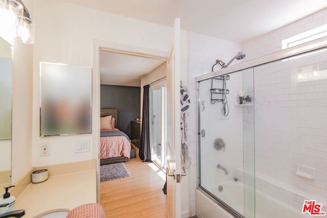 4702 Fulton Avenue, Sherman Oaks CA: https://media.crmls.org/mediaz/67906d96-d419-46ba-88a2-c29d61aceb5c.jpg