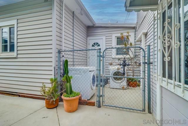 1834 Polk, San Diego CA: https://media.crmls.org/mediaz/67908122-ac42-4c24-bc5e-3e5cef55aa7d.jpg