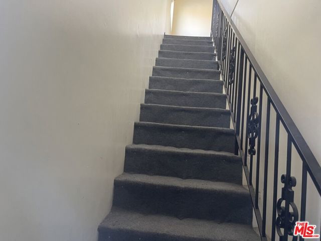 220 N Burlington Avenue, Los Angeles CA: https://media.crmls.org/mediaz/679110a6-05bd-4f06-b9b7-a06bdf505ff7.jpg