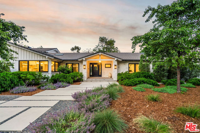 24884 Jim Bridger Road, Hidden Hills CA: https://media.crmls.org/mediaz/67911a03-9061-45e7-9214-66488d2d535e.jpg