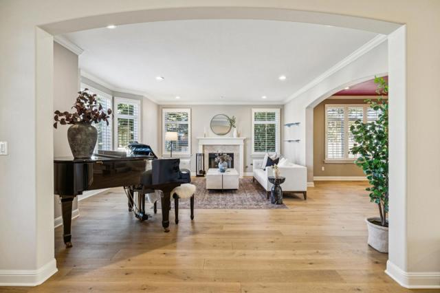 62 Spyglass Court, Half Moon Bay CA: https://media.crmls.org/mediaz/67917158-ec31-4446-bed1-b29dba21f023.jpg