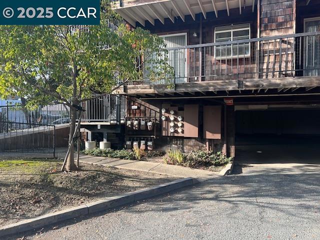 1975 Bonifacio St, Concord CA: https://media.crmls.org/mediaz/6791b9ff-deb1-4f0f-9bc5-17c2592f9e7f.jpg