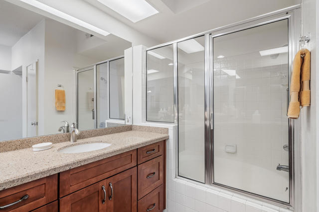 280 Vista Royale W Circle, Palm Desert CA: https://media.crmls.org/mediaz/67925c0e-cf31-4d03-86b6-6b3409e33247.jpg