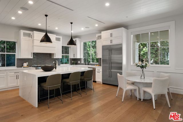 18057 Valley Vista Boulevard, Encino CA: https://media.crmls.org/mediaz/67926e26-bf4b-4976-a88c-14776cc8c961.jpg