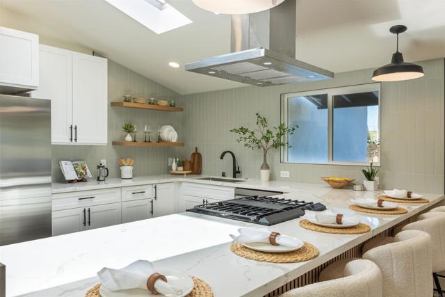 Detail Gallery Image 4 of 26 For 6994 Carthage St, San Diego,  CA 92120 - 4 Beds | 3 Baths