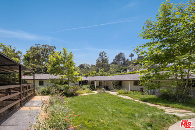 13214 Riviera Ranch Road, Los Angeles CA: https://media.crmls.org/mediaz/6792b8a7-973e-456d-a709-b0ff7adebc09.jpg