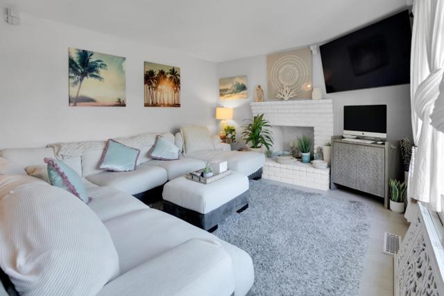 17541756 Plaza Court, Mountain View CA: https://media.crmls.org/mediaz/6792d4a6-100e-4fef-9e61-09328ca0253d.jpg