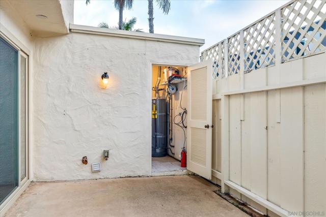 4341 Loma Riviera Ct, San Diego, California 92110, 3 Bedrooms Bedrooms, ,2 BathroomsBathrooms,Townhouse,For Sale,Loma Riviera Ct,250019057SD