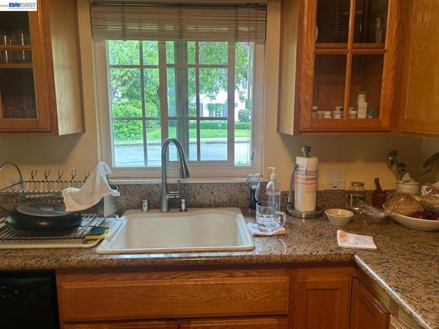 1256 Glen Drive, San Leandro CA: https://media.crmls.org/mediaz/67944139-50d6-485a-812f-efae907cc32f.jpg