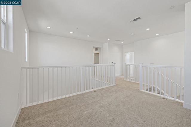 8121 Vessel Way, Sacramento CA: https://media.crmls.org/mediaz/67946d70-6130-4fb5-afa9-a1502be409c8.jpg