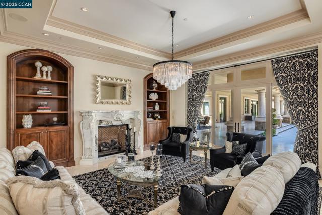 940 Eagle Ridge Dr, Danville CA: https://media.crmls.org/mediaz/6794b51d-8b2e-4d6a-b649-1fc71002342e.jpg