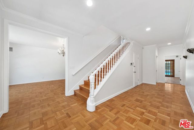 517 N Elm Drive, Beverly Hills CA: https://media.crmls.org/mediaz/67950443-211d-426f-921b-bdee08deb0d2.jpg