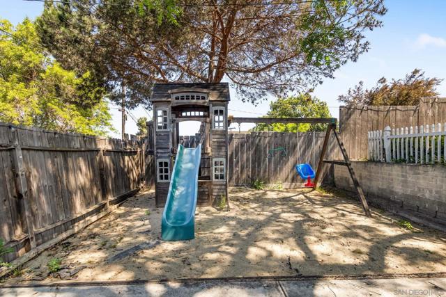 4050 Marian St, La Mesa CA: https://media.crmls.org/mediaz/67952633-24b6-4ccc-968a-aec473372281.jpg