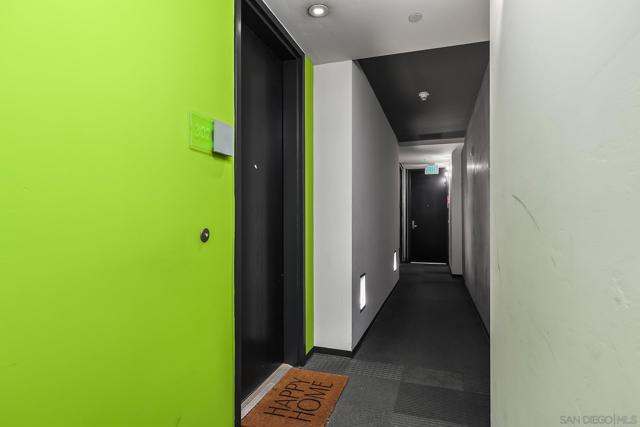 1025 Island Ave, San Diego CA: https://media.crmls.org/mediaz/67958aba-48ed-45c0-902b-18a86412dda9.jpg